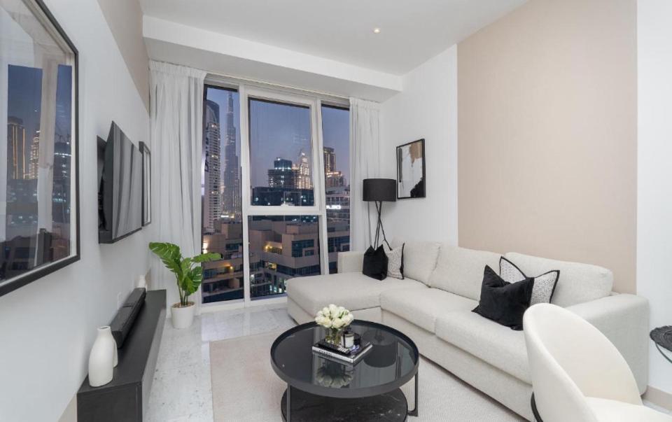 Apartment Downtown, Amazing Burj Khalifa And Skyline Views Dubai